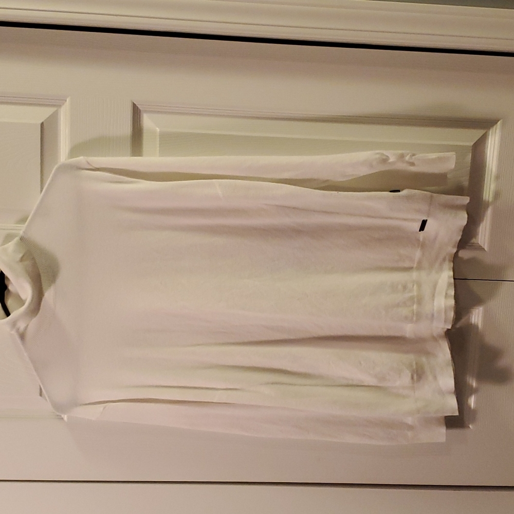 Barabas off white turtleneck sweater. Light weight.